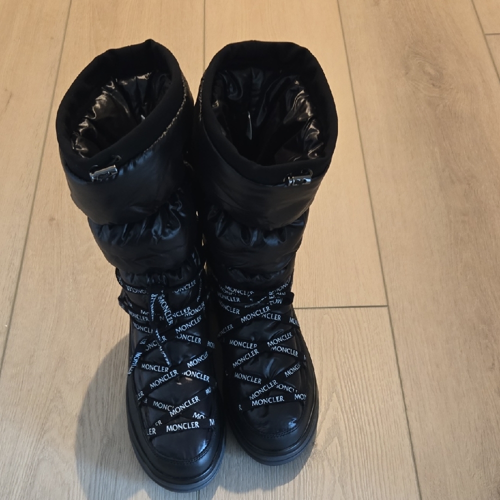 $900 Moncler Black Padded Boots 40.5 Eur 9.5 Us NEW